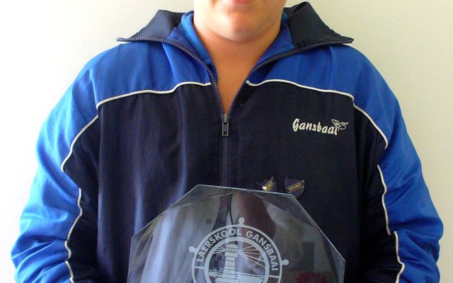  Niel Engelbrecht toe hy in 2014 as Laerskool Gansbaai se Sportman van die Jaar aangewys is.  (Argieffoto: Gansbaai Courant)